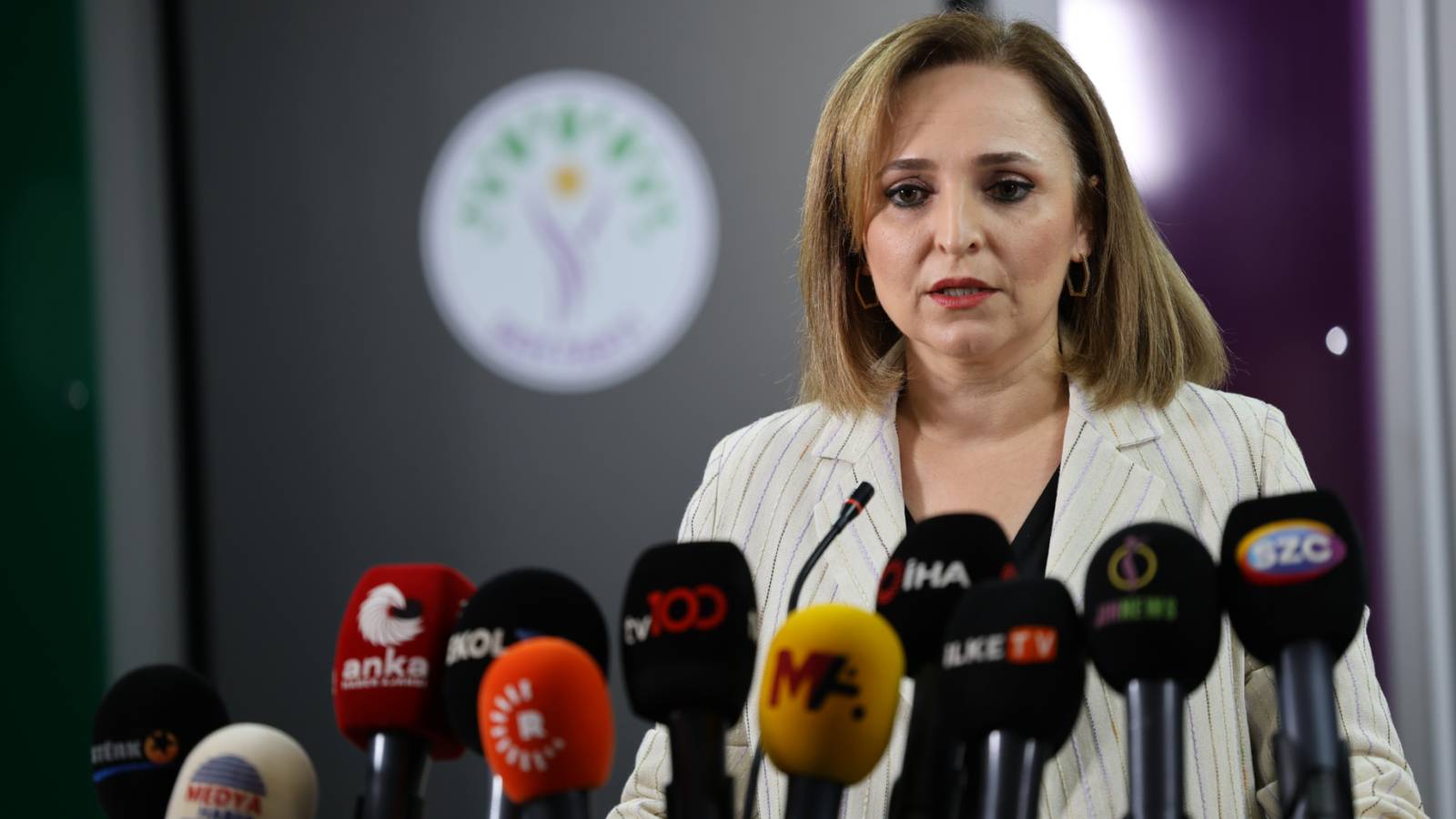 dem partiden chpye destek iktidara kayyim tepkisi hukuk disi ve mesru degil vf3yFctn