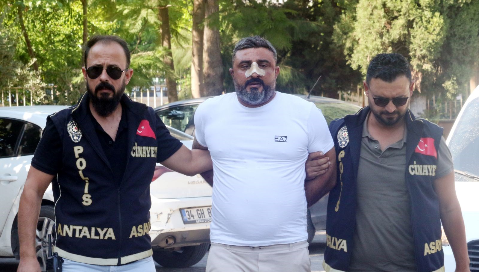 eski milli futbolcunun oglunu oldurmustu tutuklandi 4a32CbHf