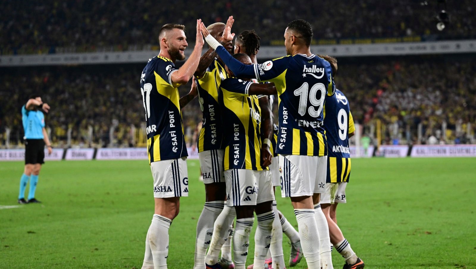 fenerbahce antalyaspora karsi istanbulda cok ustun NaveCLe8