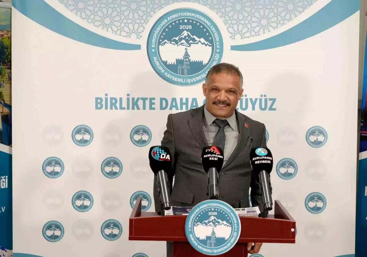 ali hizar baki ersoyun kayserispora destegi takdire sayan 9dhC7GxX.jpg