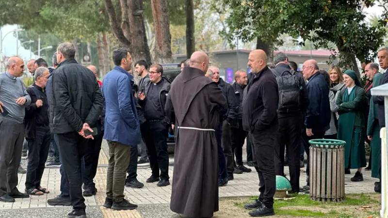 iznikte papa ziyareti hazirligi vatikandan heyet geldi SsGp3w7d.jpg