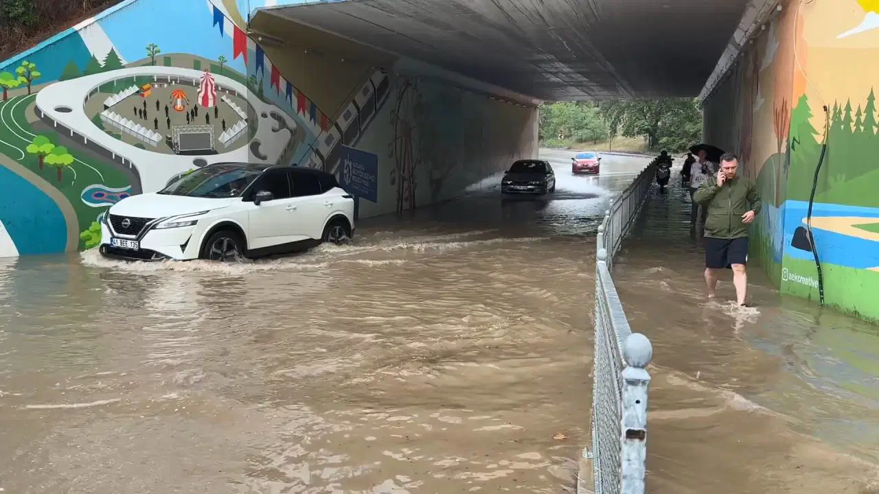 Kocaeli’nde sağanak etkili oldu: Alt geçit suyla doldu Haber gorseli