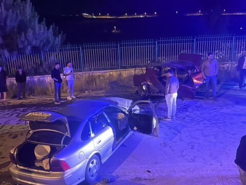 Otomobillerin carpistigi kazada yaralanan nurbanu oldu DxVEVcAV